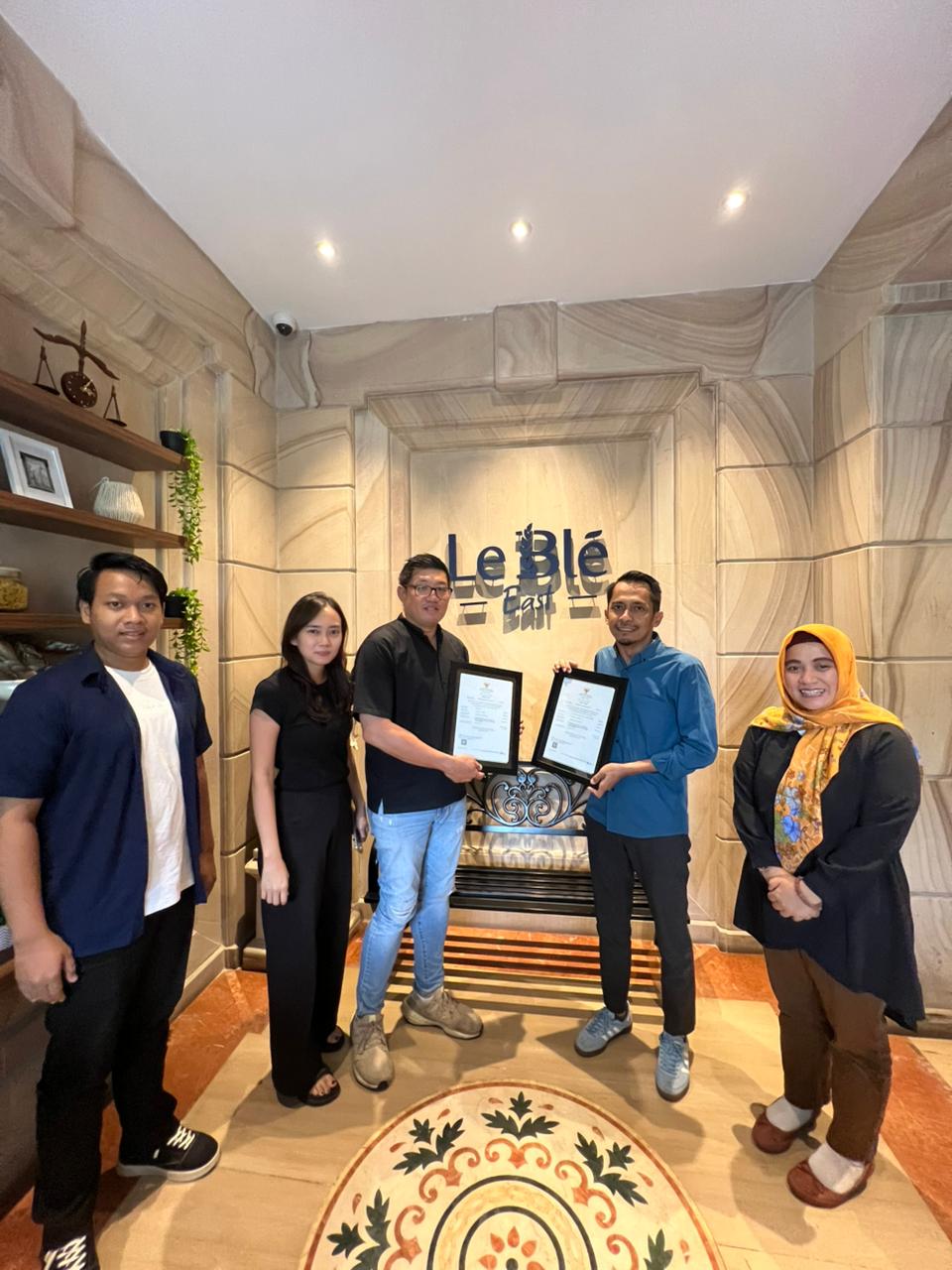 Kerjasama Dengan Mitra